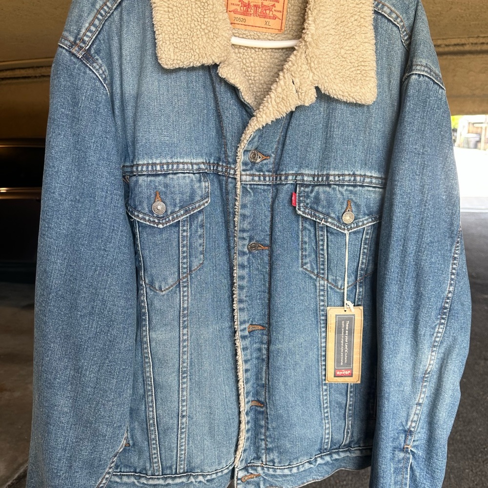Men’s Levi’s denim trucker jacket